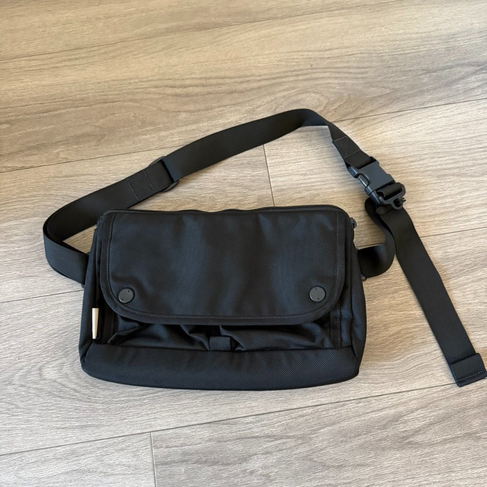 DSPTCH Waist Bag - Black - PCK-WB-BLK - Hold 10" tablet